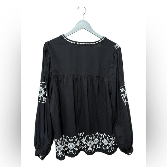 🟠Old Navy Black & White Embroidered Peasant Top – Size XL - Picture 2 of 4